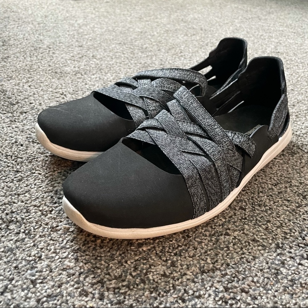 Merrell Black Gray Casual Shoe. Super comfortable.